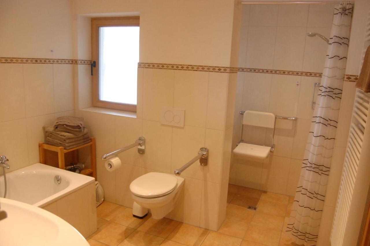 Barrierefreie 3-Zi.-Ferienwohnung Mit Gartenzugang In Ruhiger, Zentrumsnaher Lage Обераммергау Экстерьер фото