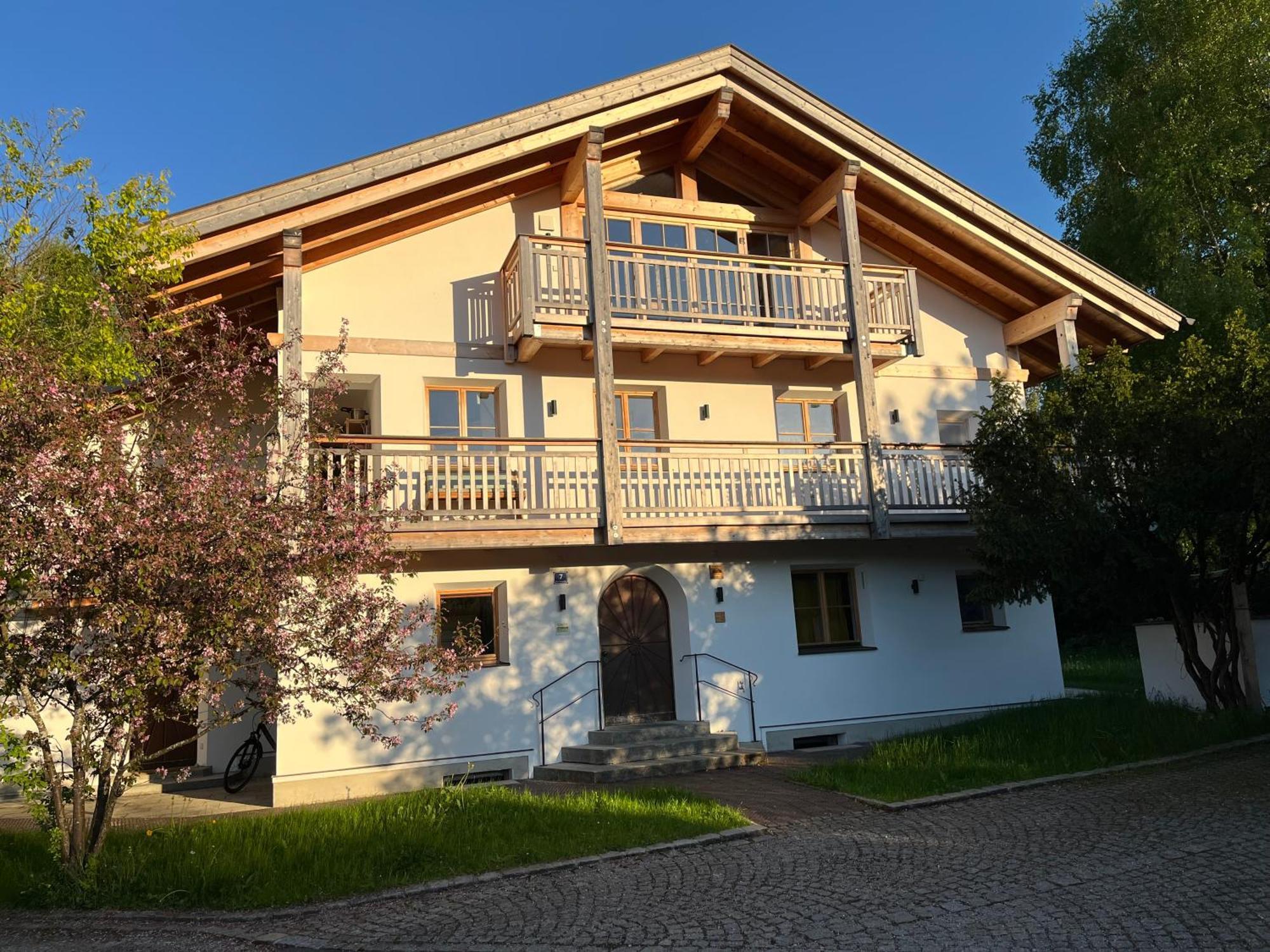 Barrierefreie 3-Zi.-Ferienwohnung Mit Gartenzugang In Ruhiger, Zentrumsnaher Lage Обераммергау Экстерьер фото